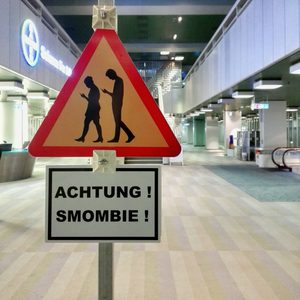 Warnschild: Achtung Smombie